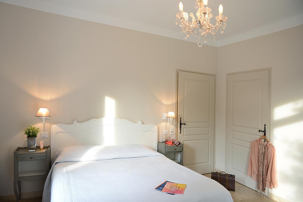 ホテル ドゥ ソレイユ エ スパ Saint-Rémy-de-Provence 部屋 写真